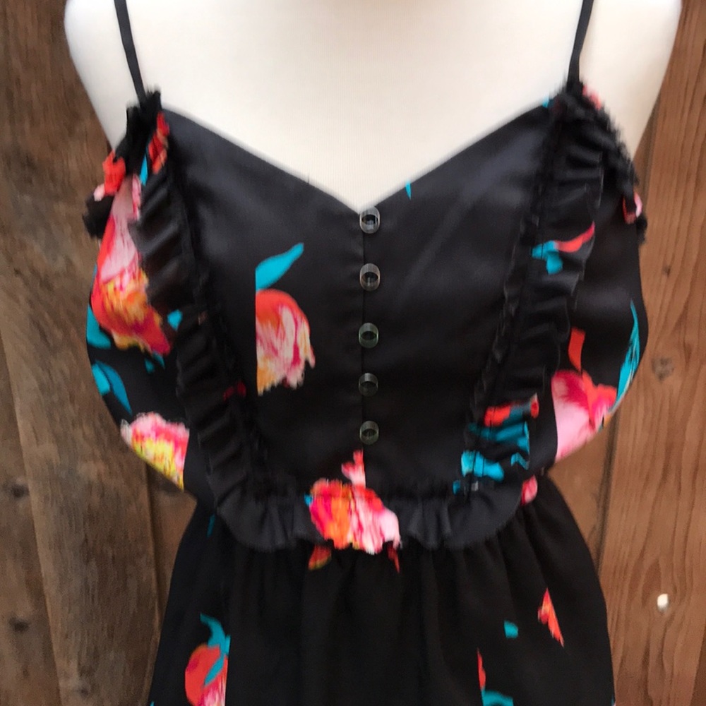 {Gap} Floral Ruffled Top! 💐 - Picture 2 of 8